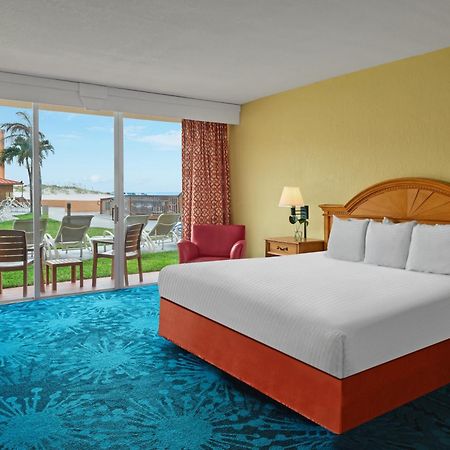 Dolphin Beach Resort St. Pete Beach Exteriör bild