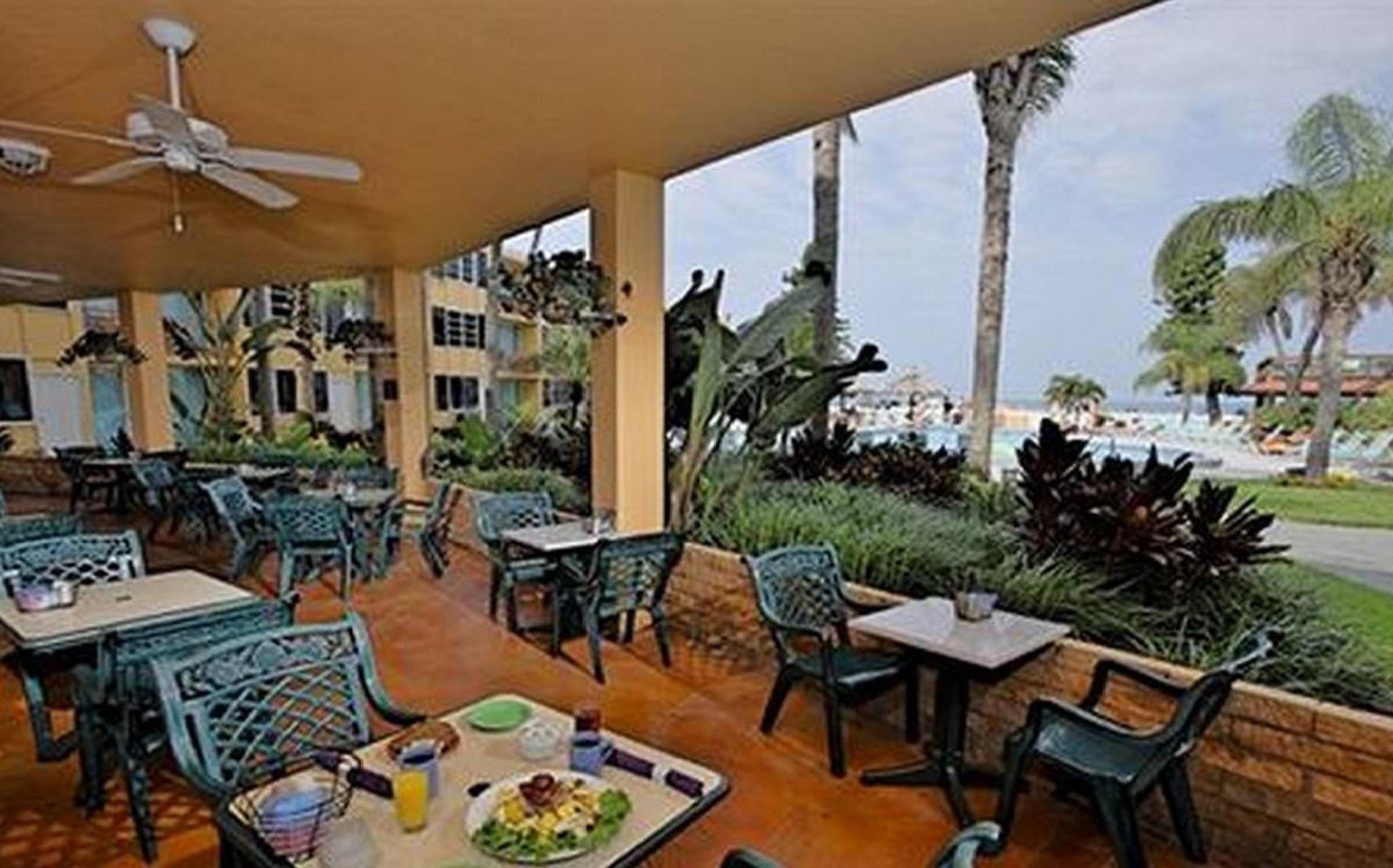 Dolphin Beach Resort St. Pete Beach Exteriör bild