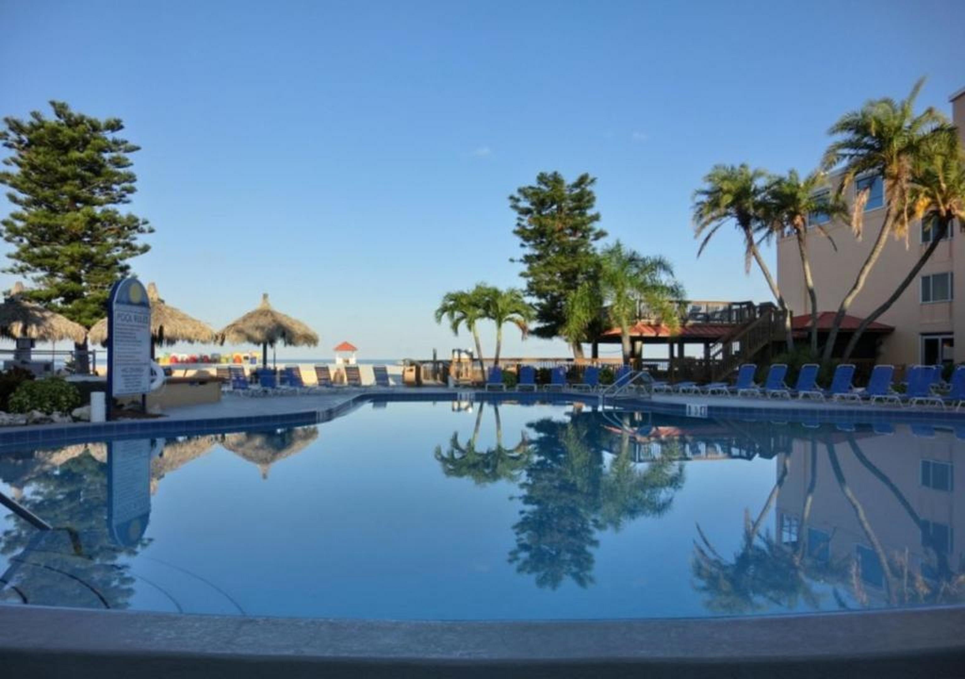 Dolphin Beach Resort St. Pete Beach Exteriör bild