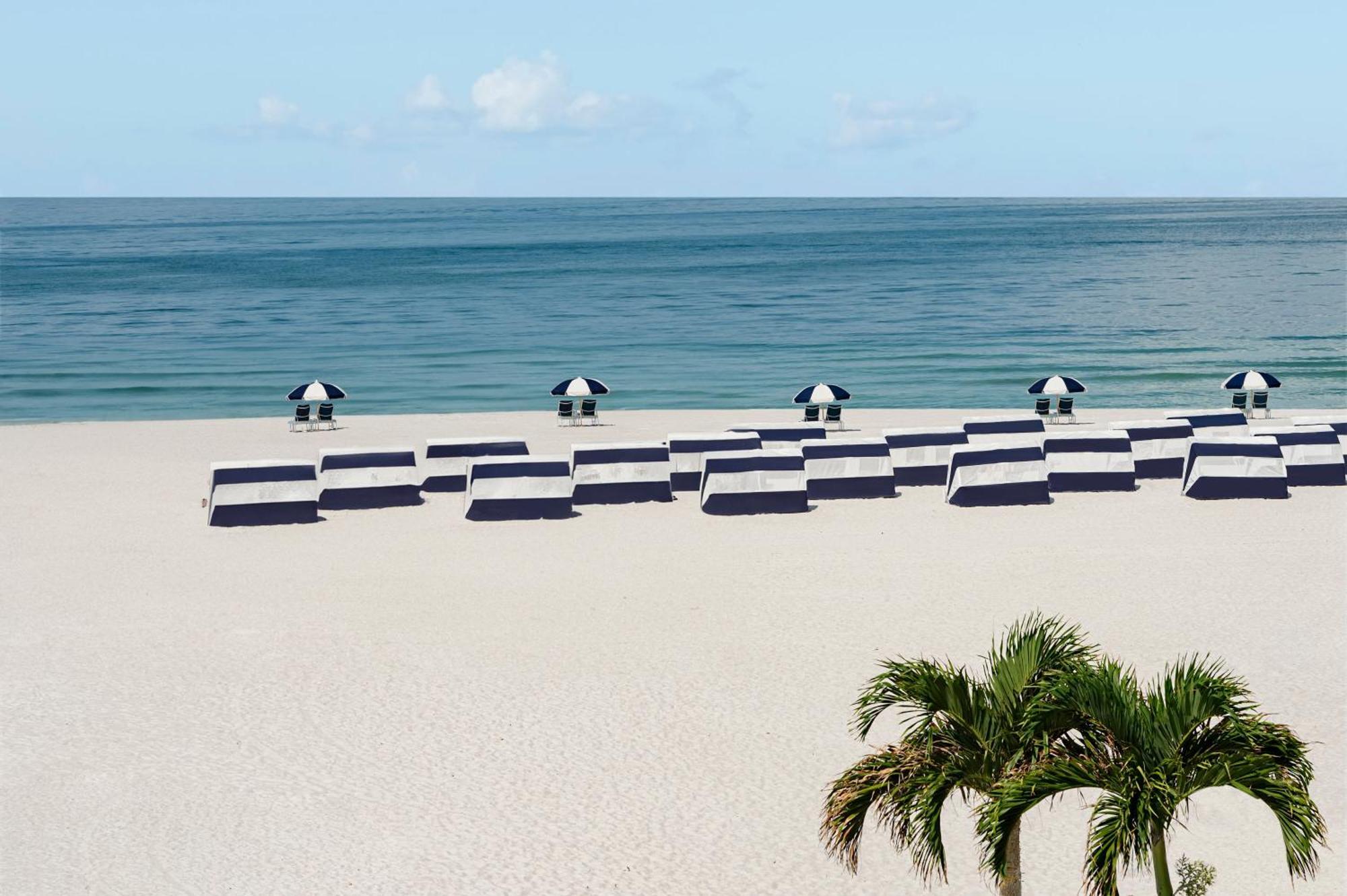 Dolphin Beach Resort St. Pete Beach Exteriör bild
